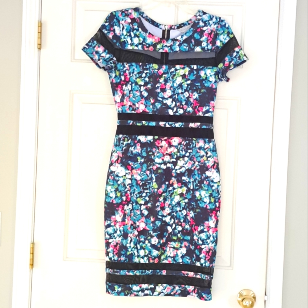 Belle Sky floral body con dress. Size S.